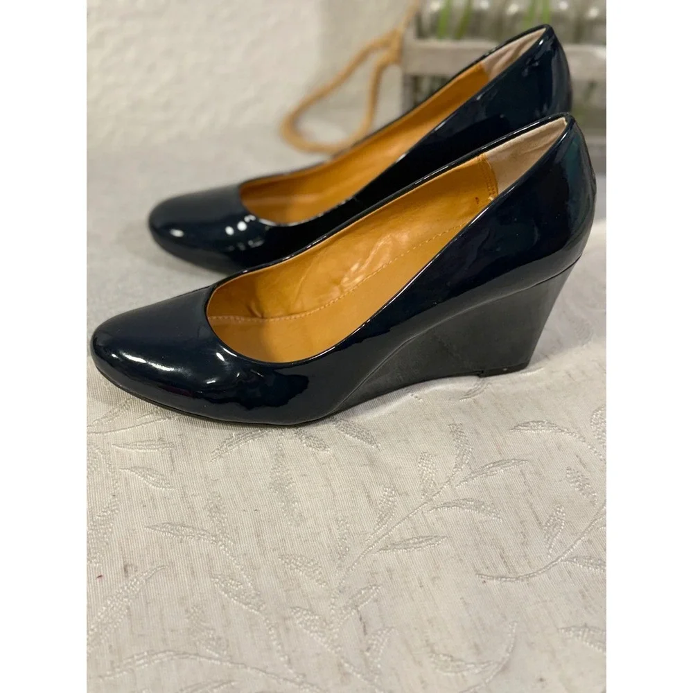 Dressbarn Blair Navy Blue Patent Wedge Pumps Round Toe Womens 8M